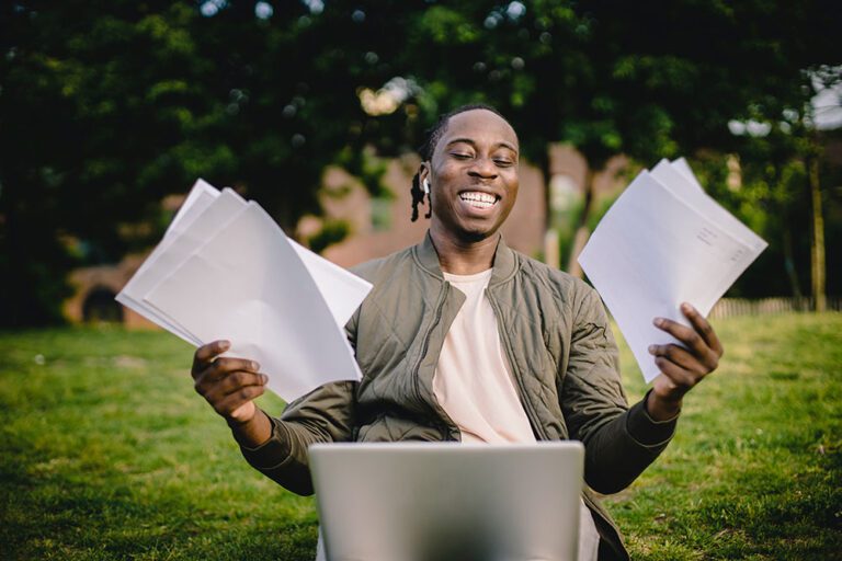 How To Actually Grow An Audience From Zero (Without Buying Followers)